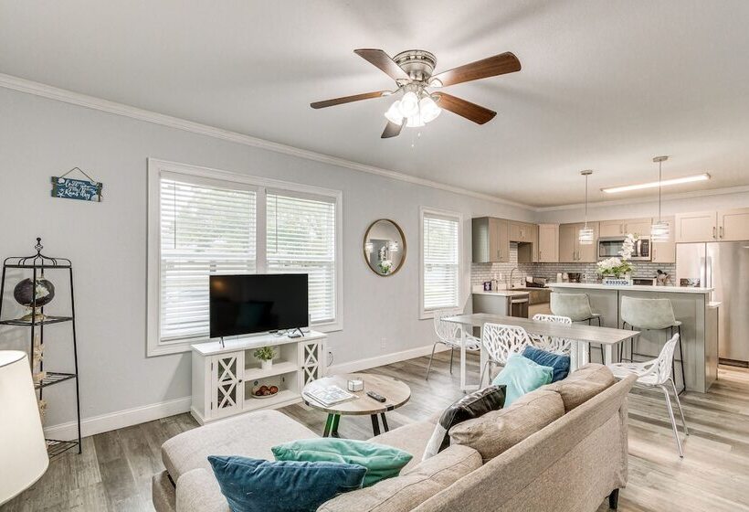 Lovely Pensacola Home W/ Yard < 1 Mi To Downtown!