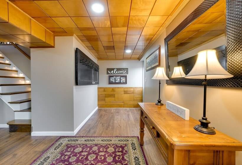 Lovely Valencia Home W/ Yard & Private Pool!