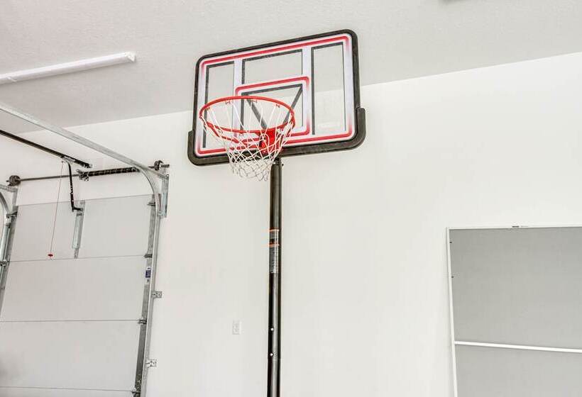 Luxury Serpent Lake Home W/ Gourmet Kitchen!