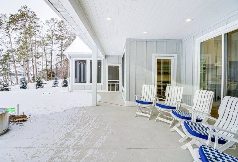 Luxury Serpent Lake Home W/ Gourmet Kitchen!