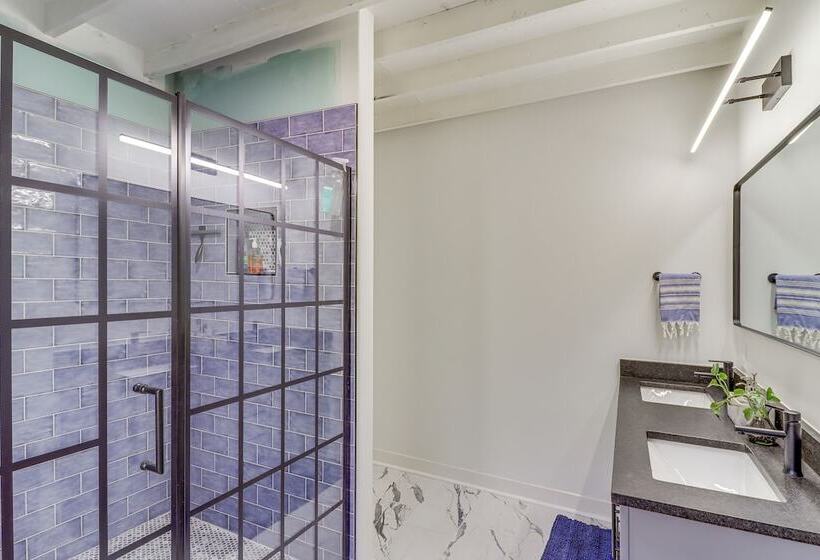 Modern Buckeye Lake Retreat: Game Room & Fire Pit!