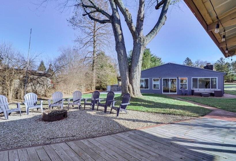 Modern Buckeye Lake Retreat: Game Room & Fire Pit!