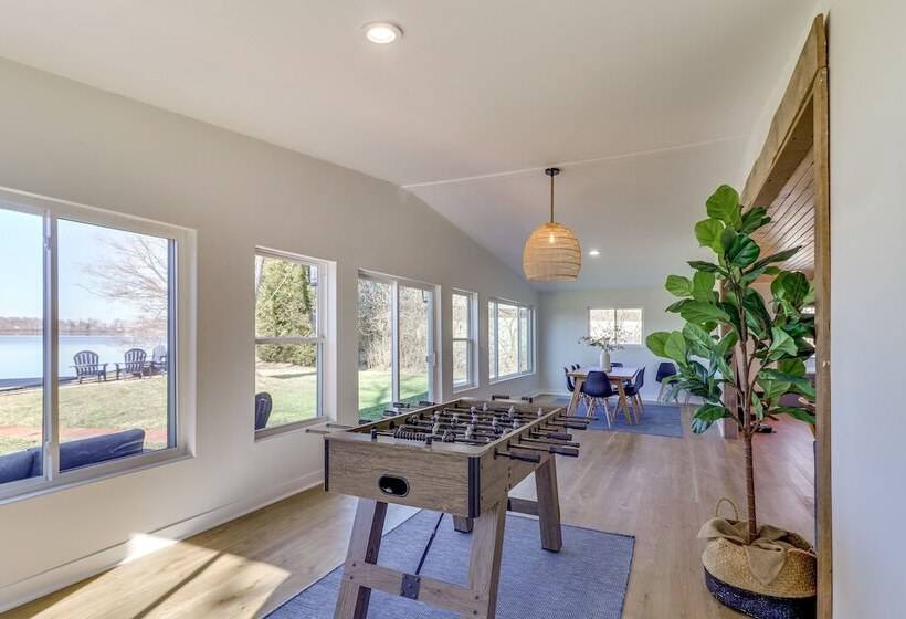 Modern Buckeye Lake Retreat: Game Room & Fire Pit!