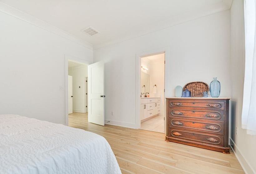 Modern Raleigh Home < 9 Mi To Downtown!