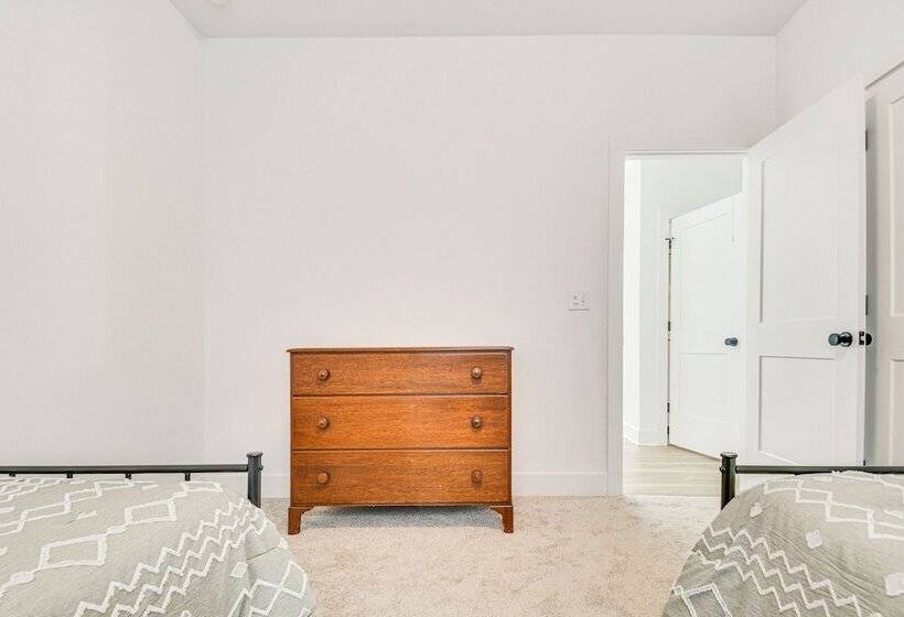 Modern Raleigh Home < 9 Mi To Downtown!