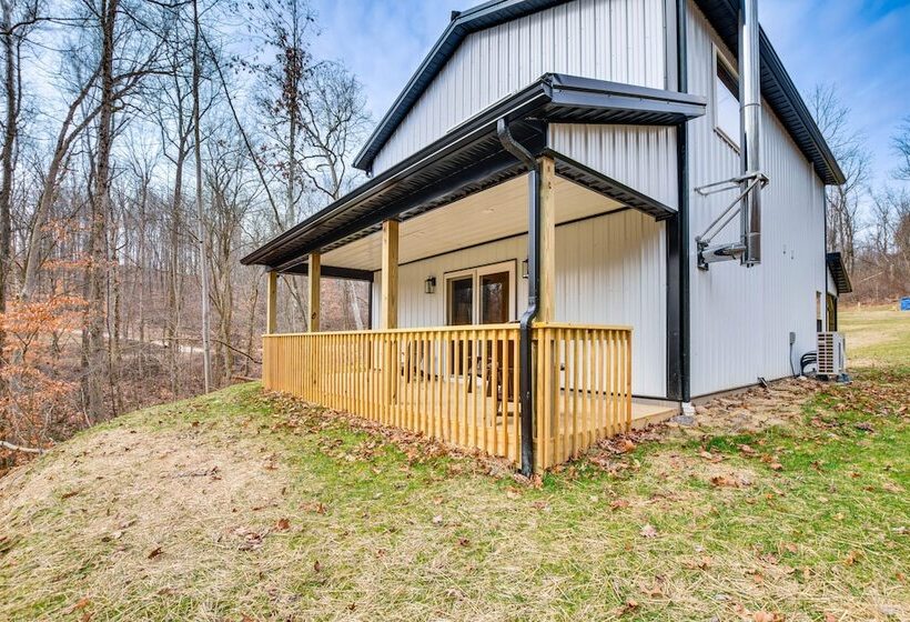 Modern Salineville Cabin On 13 Acres W/ Fire Pit!