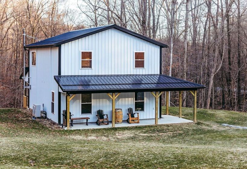 Modern Salineville Cabin On 13 Acres W/ Fire Pit!