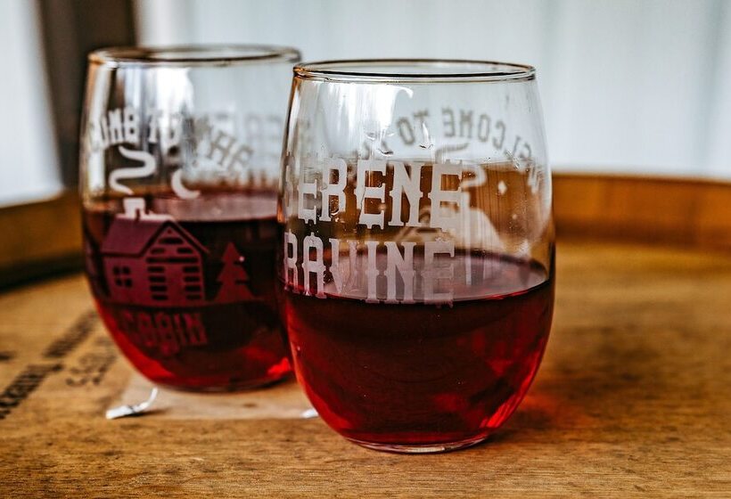 Modern Salineville Cabin On 13 Acres W/ Fire Pit!