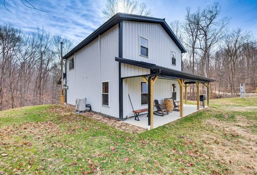 Modern Salineville Cabin On 13 Acres W/ Fire Pit!