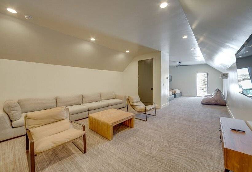 Modern Star Valley Ranch Home Near Hiking & Golf!