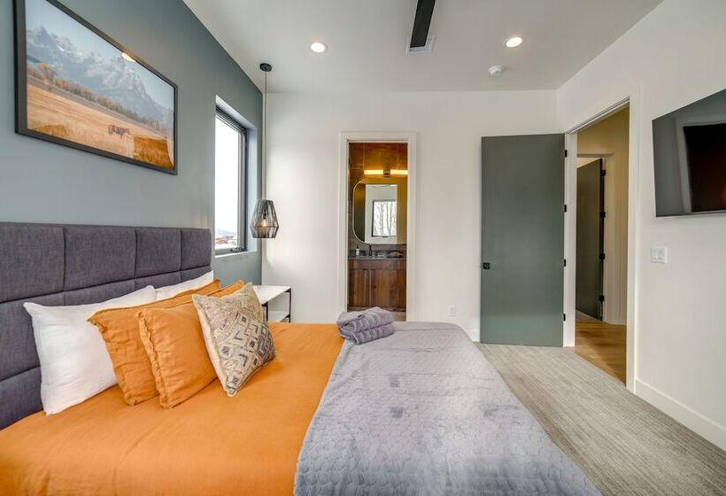 Modern Star Valley Ranch Home Near Hiking & Golf!