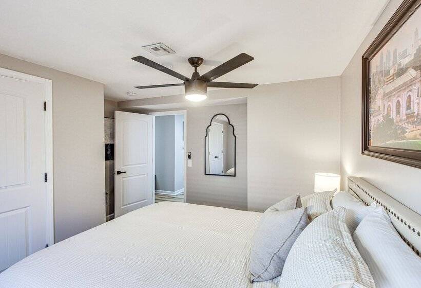 Modern & Stylish Olathe Home In Prime Location