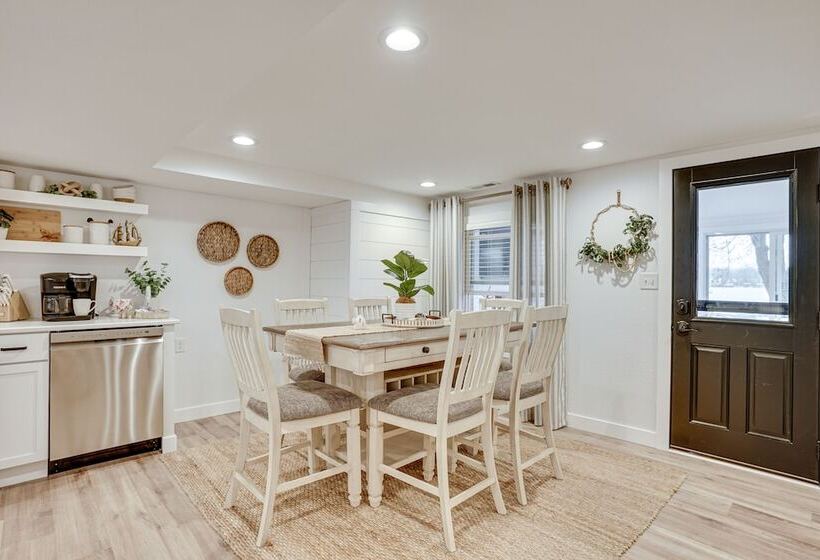 Montpelier Lake House W/ Deck, Dock & Fireplace!