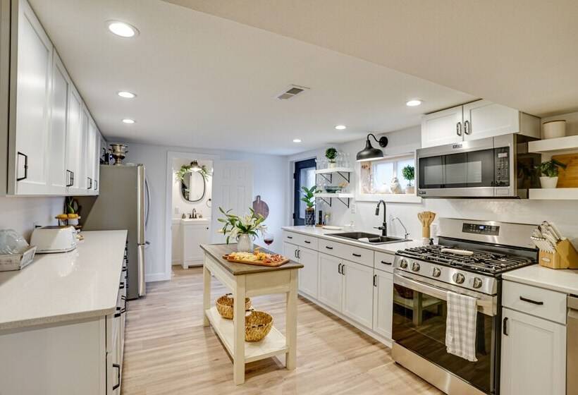 Montpelier Lake House W/ Deck, Dock & Fireplace!