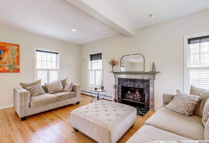 Mystic Retreat W/ Patio & Grill: Walk To River!