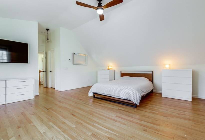 Mystic Retreat W/ Patio & Grill: Walk To River!