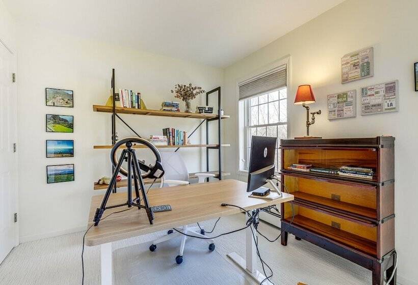 Mystic Retreat W/ Patio & Grill: Walk To River!