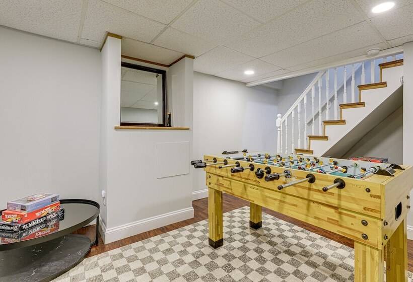 Niantic Duplex W/ Deck < 1 Mi To Beach + Boardwalk