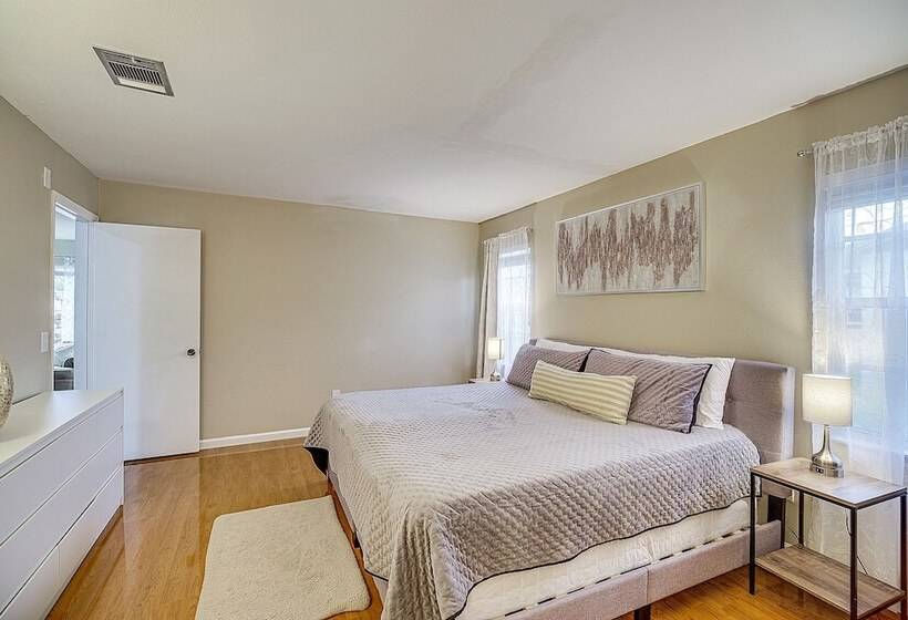 Palm Bay Home W/ Screened Porch   8 Mi To Beaches!