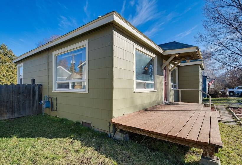 Peaceful Klamath Falls Home W/ Large Fenced Yard!