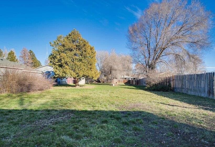 Peaceful Klamath Falls Home W/ Large Fenced Yard!