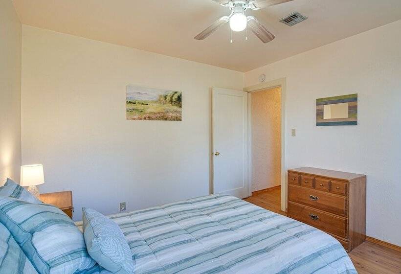 Peaceful Klamath Falls Home W/ Large Fenced Yard!