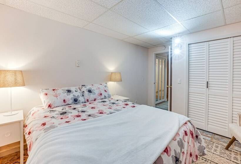 Peaceful Port Orford Retreat W/ Hot Tub & Views!