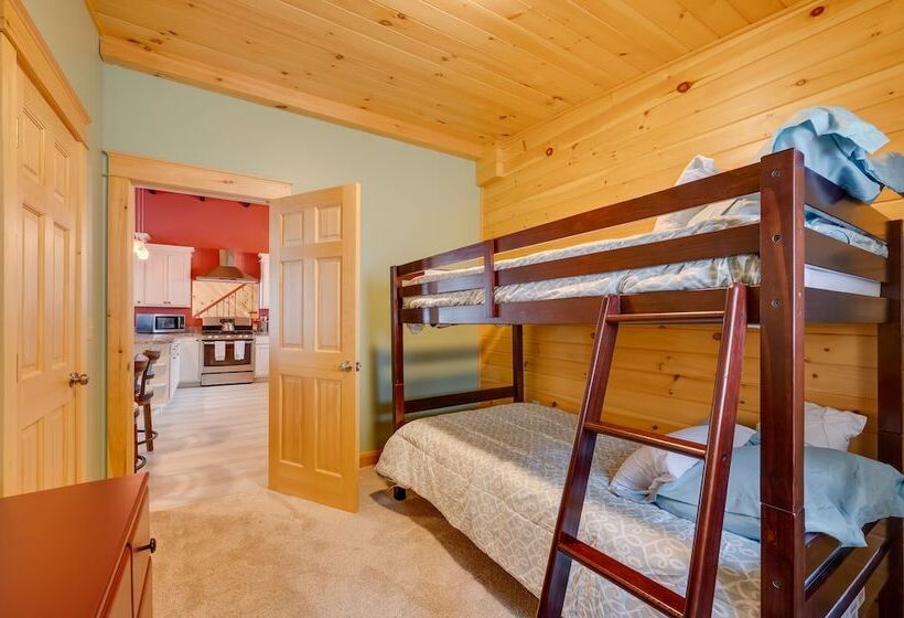 Peaceful Stark Cottage W/ Deck On South Ponds!