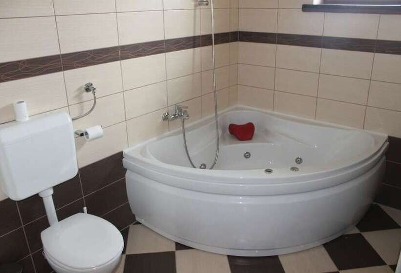 פנסיון Agrotourism Vinia