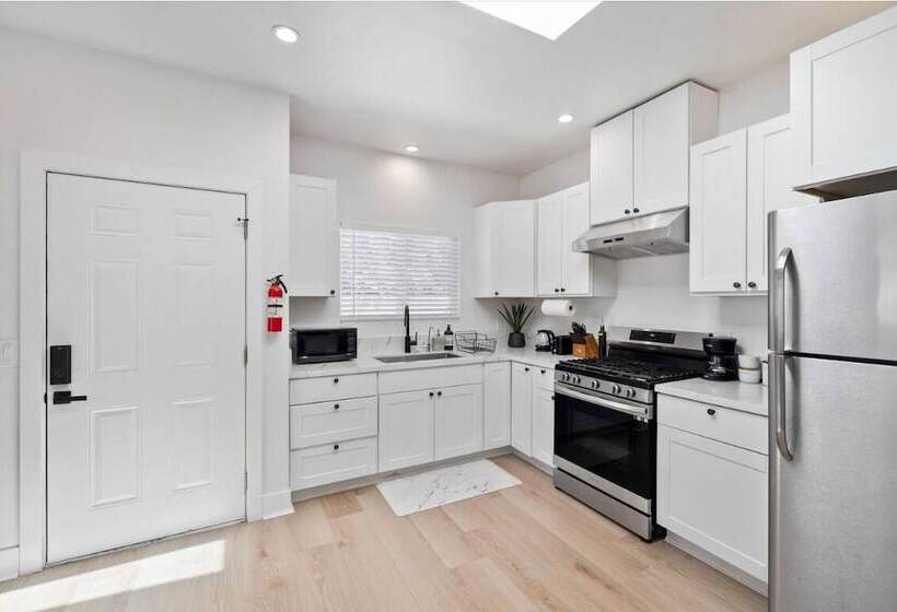 بنسيون Cozy Prvate Adu Close To Disney Beach Ev