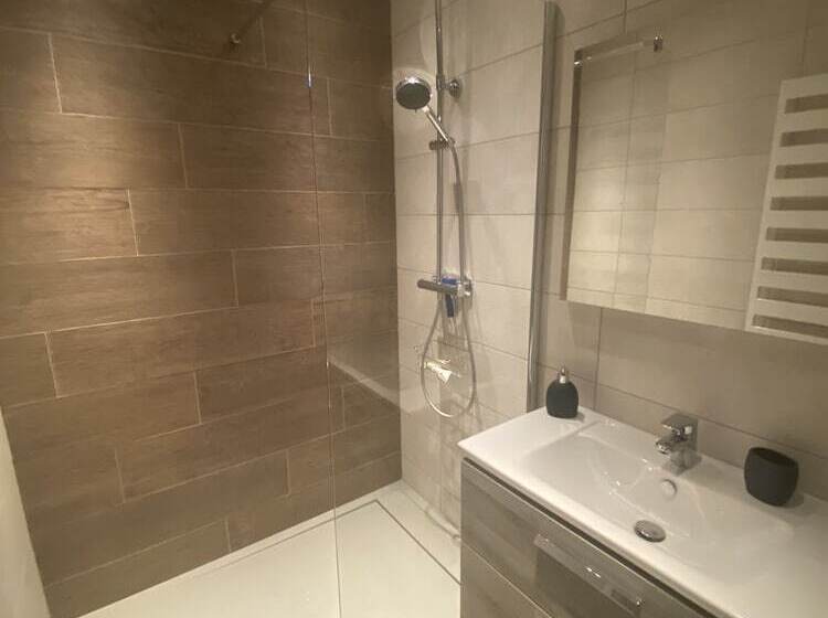 بنسيون Eden Roc