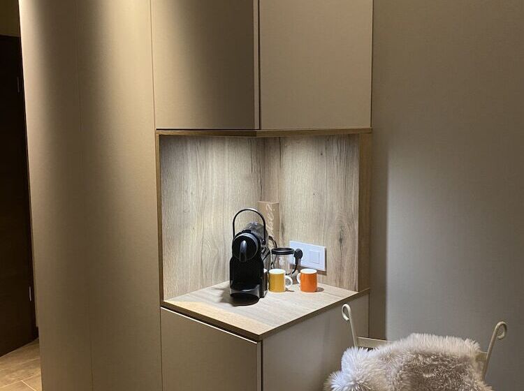 بنسيون Eden Roc