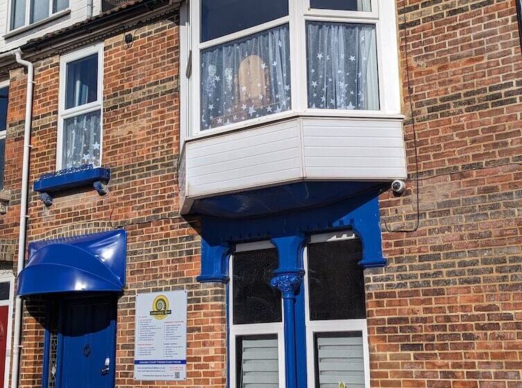 פנסיון Jurassic Bay Holidays