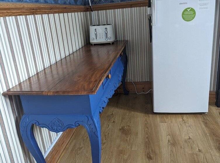 Пансион Jurassic Bay Holidays