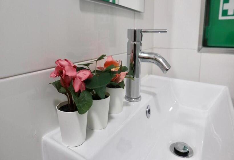 ペンション Matching Loures Guest House