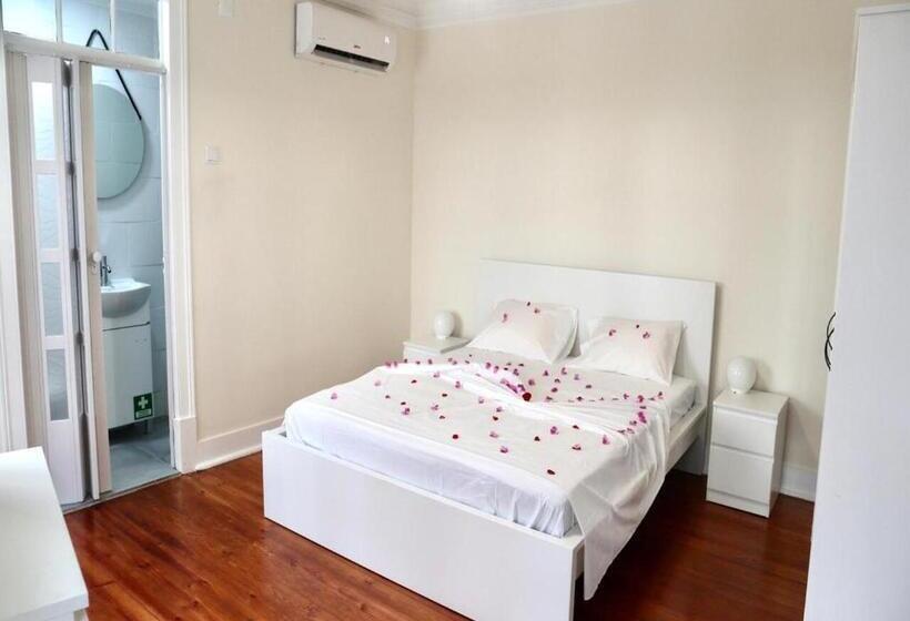 بنسيون Matching Loures Guest House