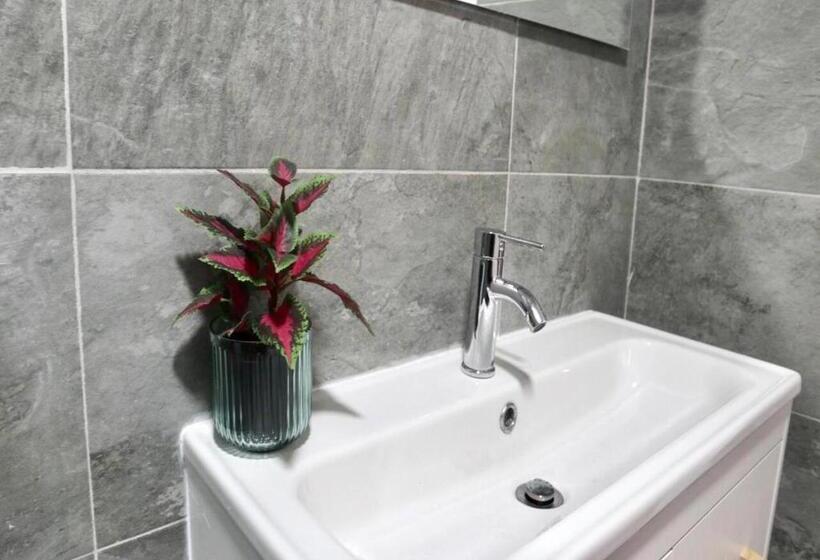 ペンション Matching Loures Guest House