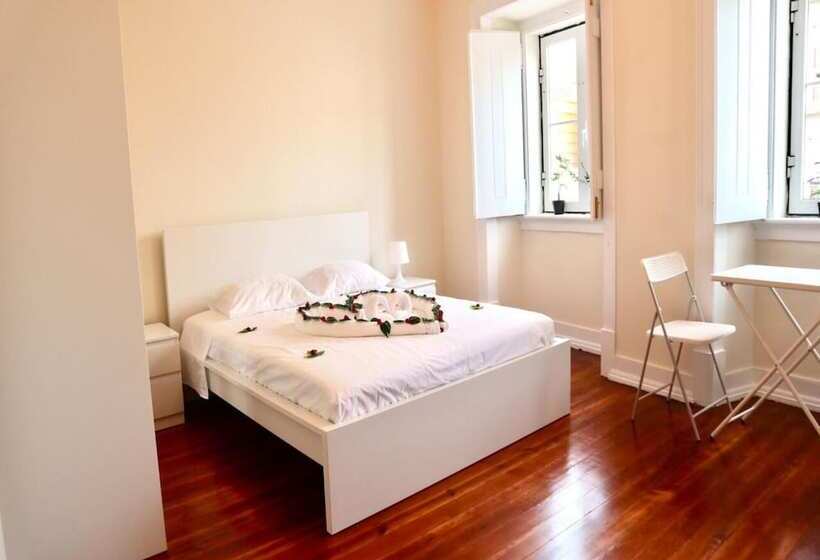 بنسيون Matching Loures Guest House