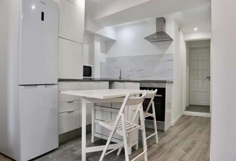 بنسيون Matching Loures Guest House