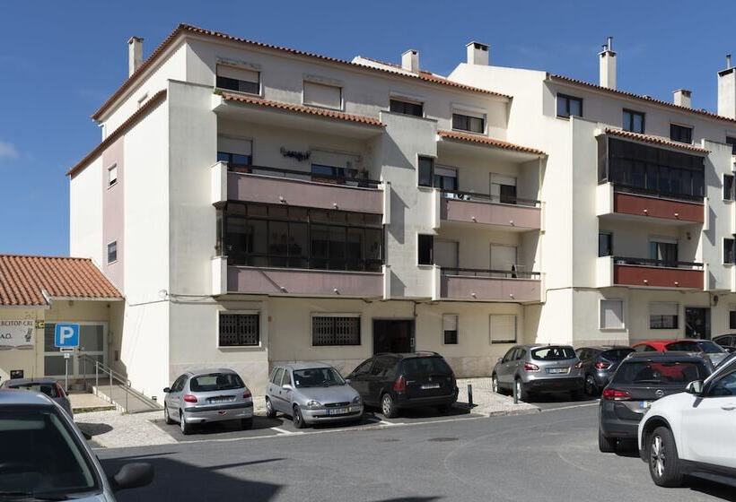 بنسيون Room In Apartment   Double Bed Room 1 In Sintra Center Next To Olga Cadaval