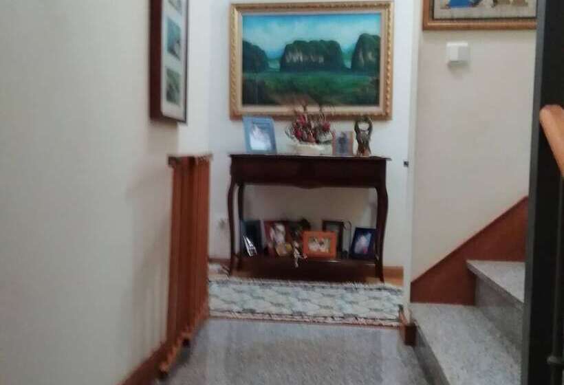 بنسيون Room In Apartment   Double Room 4 At Albarraque, Sintra With Balcony