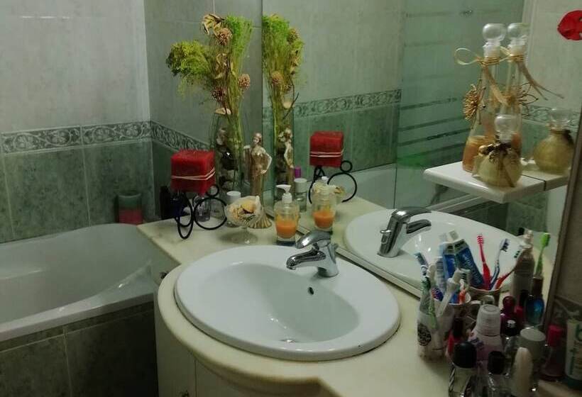 بنسيون Room In Apartment   Double Room 4 At Albarraque, Sintra With Balcony