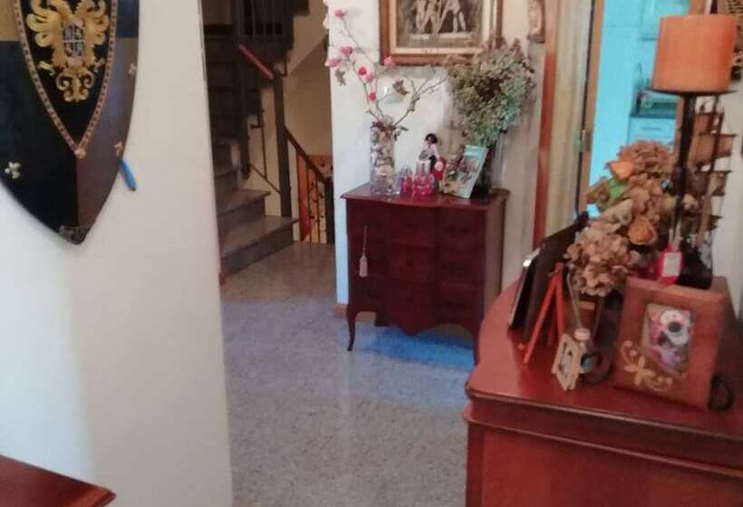 بنسيون Room In Apartment   Double Room 5 In Albarraque, Sintra With Balcony