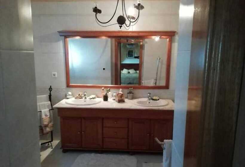 بنسيون Room In Apartment   Suite Room 6 In Albarraque, Sintra Between Cascais
