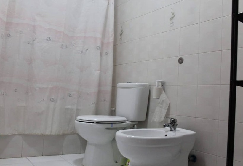 ペンション Room In Apartment   Twin Room 2 In Sintra Massamá Next To Train Station