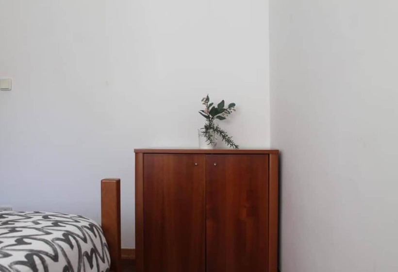 ペンション Room In Apartment   Twin Room 2 In Sintra Massamá Next To Train Station