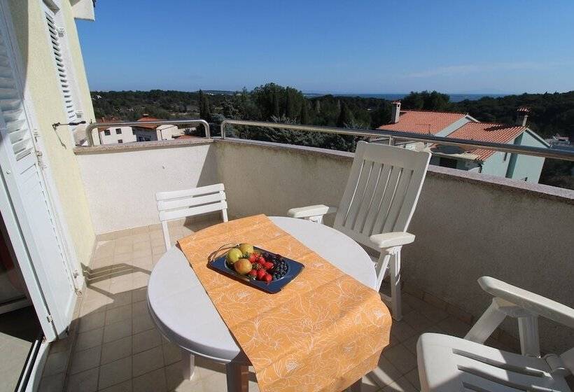 פנסיון Room In Studio   Apartment Aniko Near The Sea