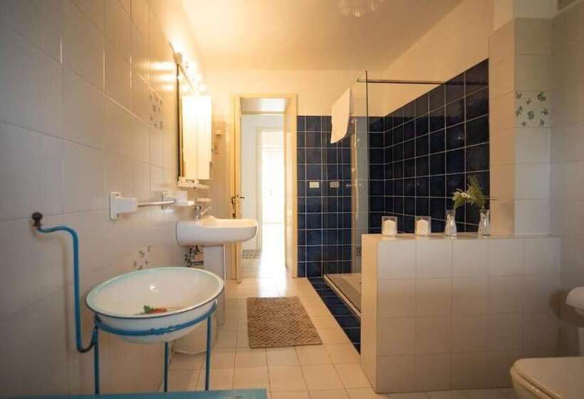 פנסיון Villa Clori