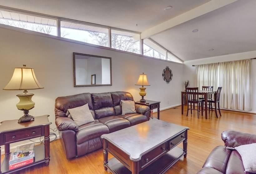 Pet Friendly Birmingham Cottage W/ Private Hot Tub