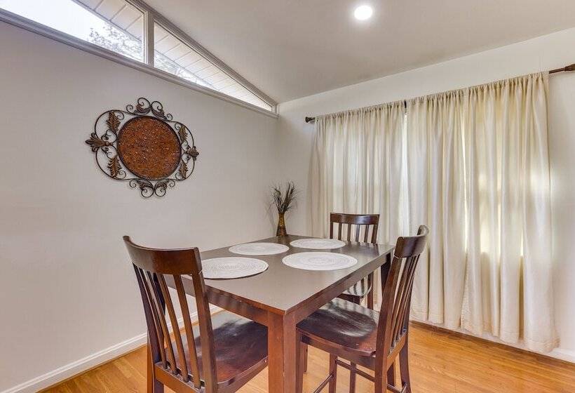 Pet Friendly Birmingham Cottage W/ Private Hot Tub